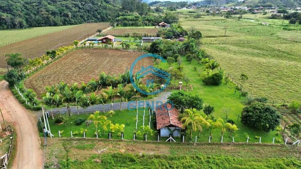 Chácara em Meio a Natureza com Terreno de 7.600m² à venda em Canelinha/SC