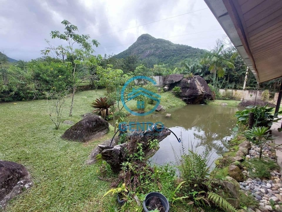 Chácara em Meio a Natureza com Lagoa e Terreno de 700m² à venda em Canelinha/SC