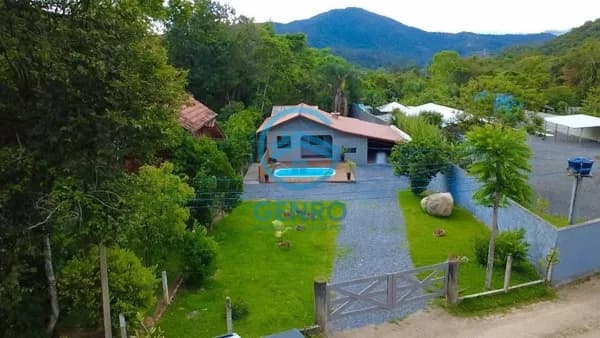 Chácara em Meio a Natureza com Riacho, Piscina e Terreno de 1.200m² à venda em São João Batista/SC