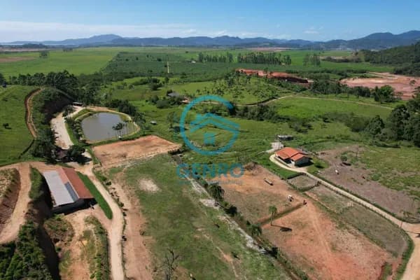 Sítio Haras em Meio a Natureza com Lagoa e Terreno de 140.000m² ( 14 HECTARES ) à venda em Tijucas/SC