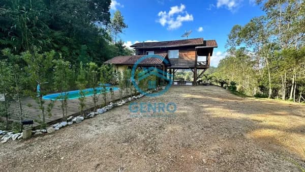 Chácara em Meio a Natureza com Piscina e Terreno de 3.000m² à venda em Canelinha/SC