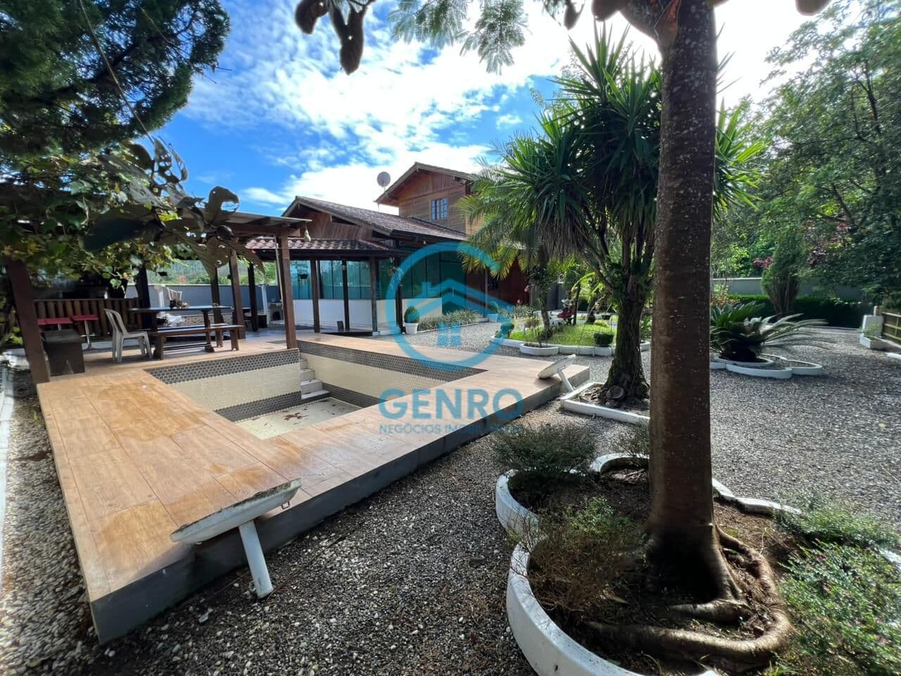 Chácara em Meio a Natureza com Piscina, Lagoa e Terreno de 12.500m² à venda em São João Batista/SC