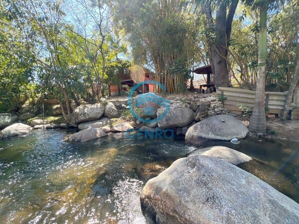 Chácara com Cachoeira com Águas Cristalinas e Terreno de 1.500m² à venda em Canelinha/SC