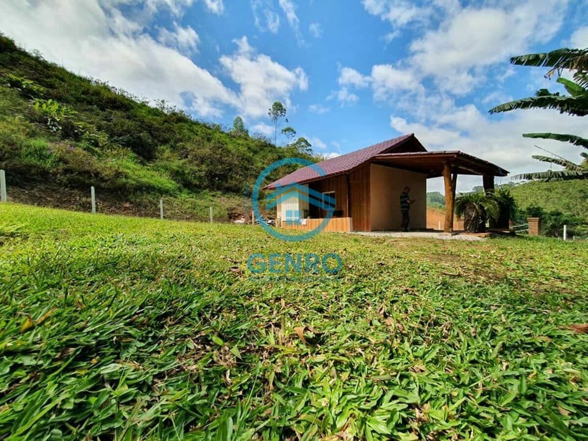 Chácara em Meio a Natureza com Riacho e Terreno de 3.200m² à venda em Tijucas/SC