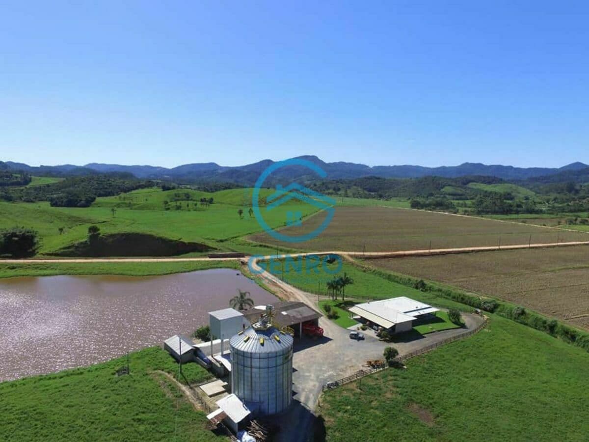 Linda Fazenda com Terreno de 871 HECTARES à venda em Canelinha/SC