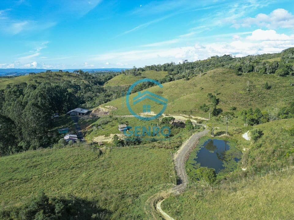 Fazenda com Lagoa e Terreno de 53 Hectares nas Margens da BR-282 à venda em Alfredo Wagner/SC
