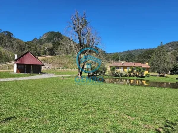 Sítio na Serra Catarinense com Lagoa e Terreno de 30.700m² ( 3.7 Hectares ) à venda em Urubici/SC