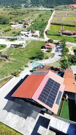 Chácara Mobiliada em Meio a Natureza com Piscina, Lagoa e Terreno de 3.500m² à venda em Tijucas/SC