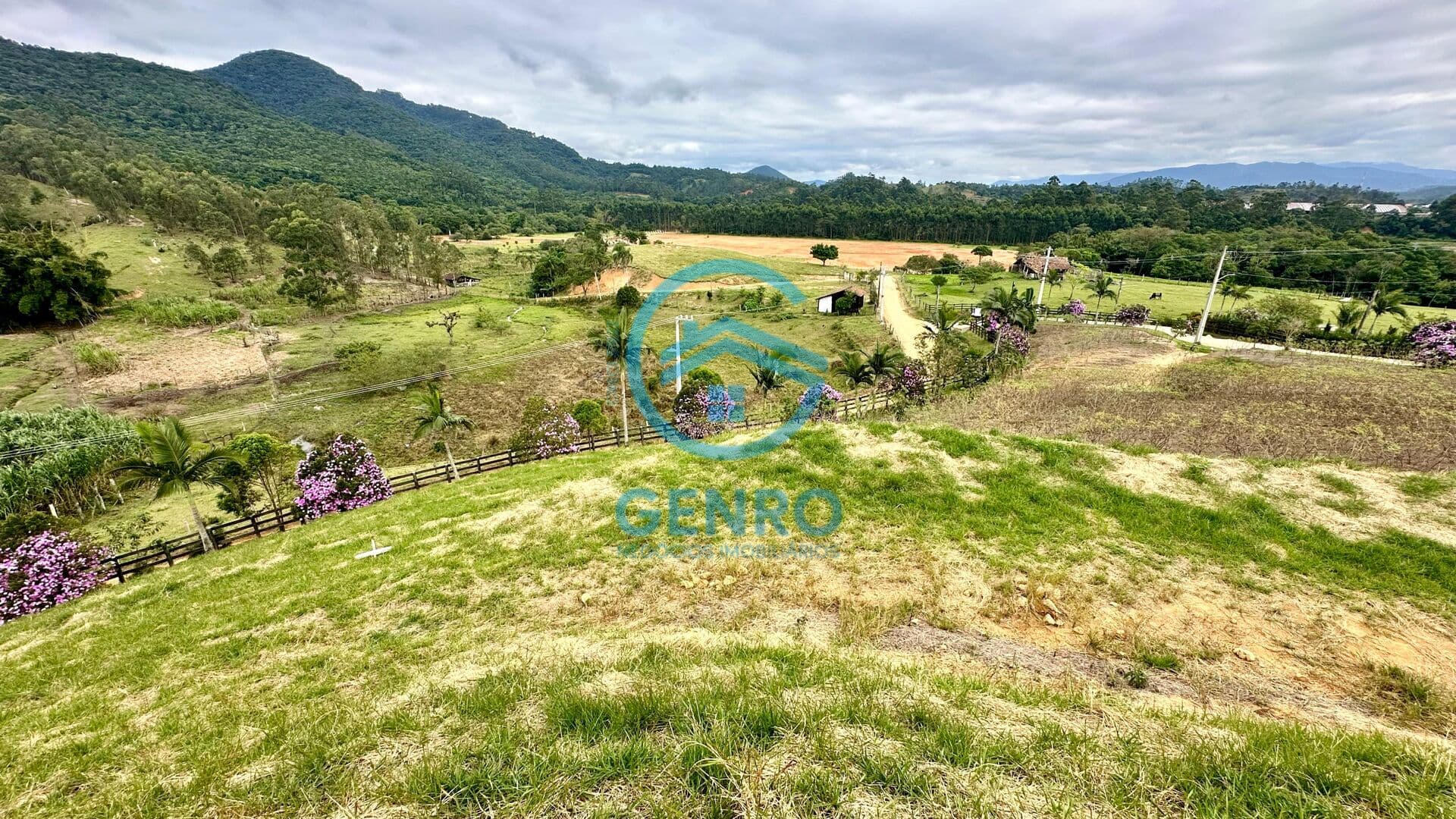 Lote para Chácara em Condomínio Rural com Terreno com Escritura Pública de 2.000m² à venda em Canelinha/SC