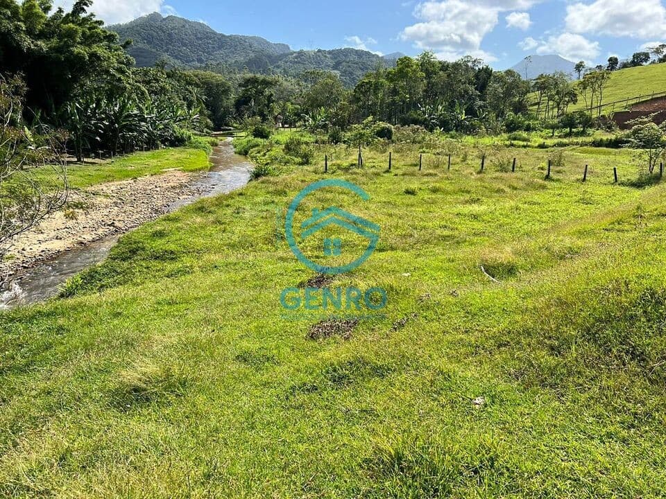 Área para Sítio com Riacho e Terreno de 16.000m² ( 1.6 HECTARES ) à venda em Canelinha/SC