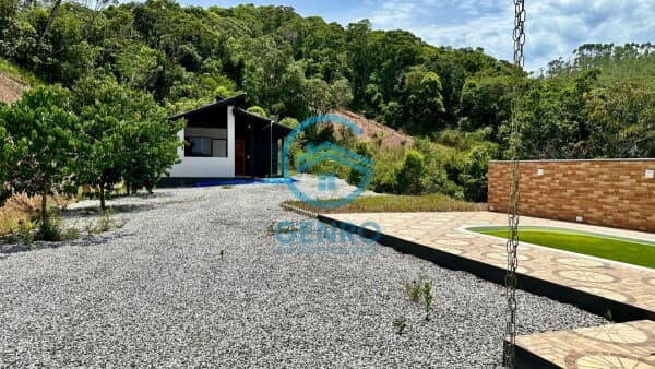 Chácara em Meio a Natureza com Piscina e Terreno de 2.500m² à venda em Canelinha/SC