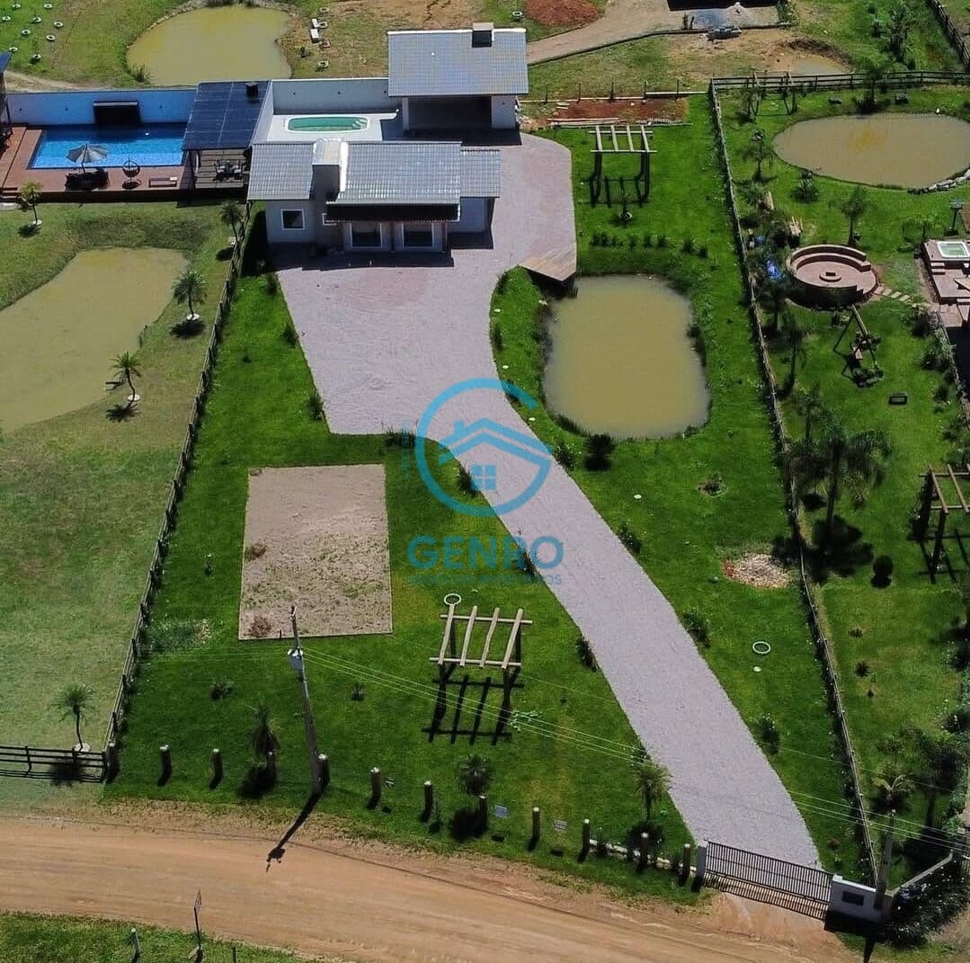 Chácara em Meio a Natureza com Piscina, Lagoa e Terreno de 2.100m² à venda em Canelinha/SC