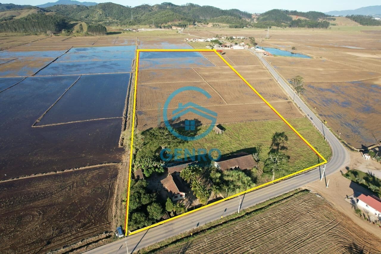 Sítio com Terreno com Escritura Pública de 33.000m² (3.3 Hectares) à venda em Tijucas/SC