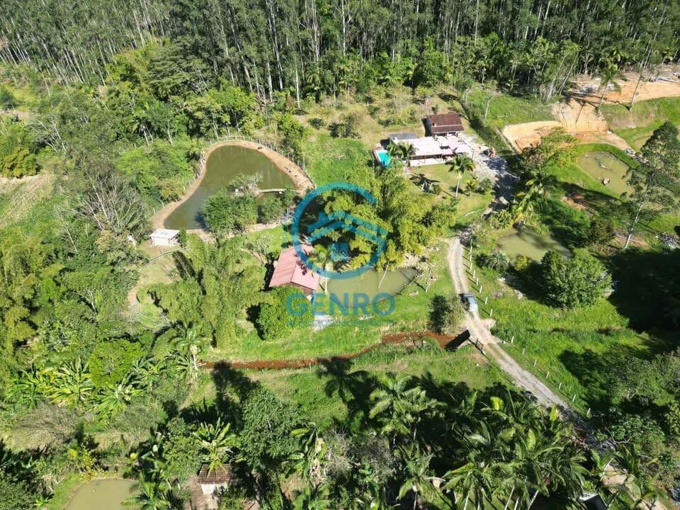 Chácara em Meio a Natureza com Piscina, 02 Lagoas e com Terreno de 9.100m² à venda em Tijucas/SC
