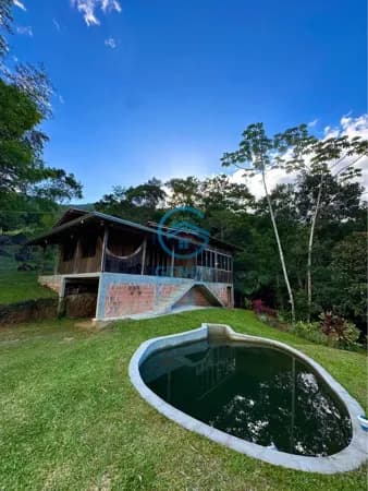 Chácara em Meio a Natureza com Piscina, Cachoeira e Terreno de 3.000m² à venda em Tijucas/SC