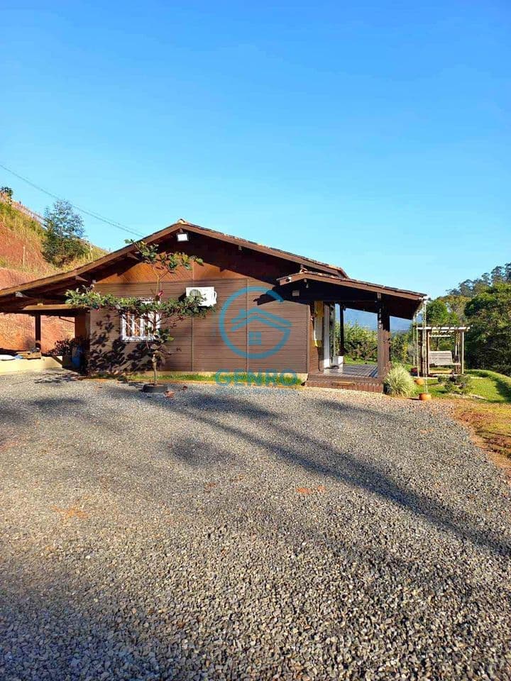 Chácara em Meio a Natureza com Piscina e Terreno de 2.500m² à venda em Canelinha/SC