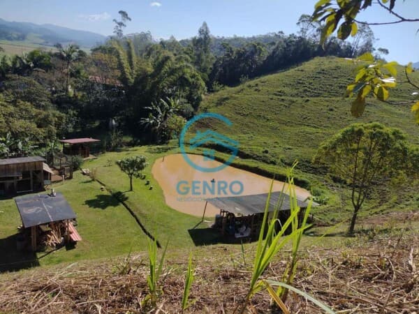 Chácara em Meio a Natureza com Lagoa, Piscina e Terreno de 5.000m² à venda em Canelinha/SC