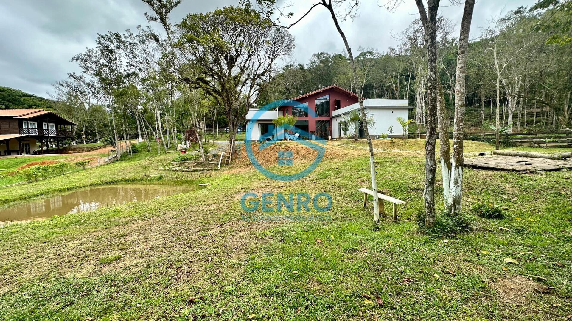 Chácara em Meio a Natureza com Lagoa, Piscina e Terreno de 1.800m² à venda em Canelinha/SC