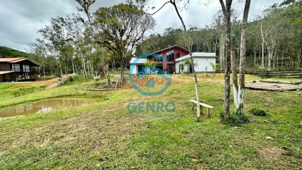 Chácara em Meio a Natureza com Lagoa, Piscina e Terreno de 1.800m² à venda em Canelinha/SC