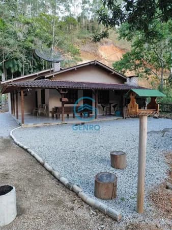Chácara em Meio a Natureza com Cachoeira e com Terreno de 6.800m² à venda em São João Batista/SC