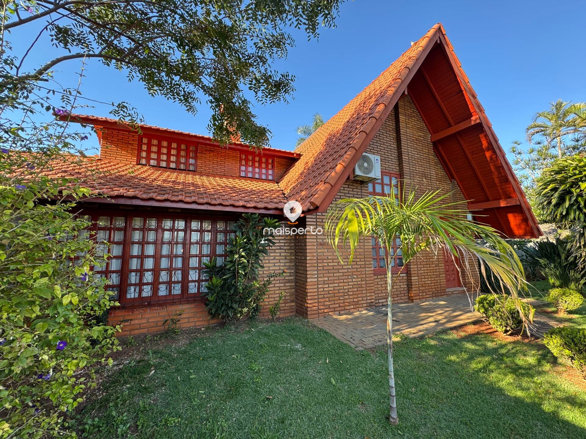 Casa Chalé no Centro de Santa Terezinha de Itaipu/PR