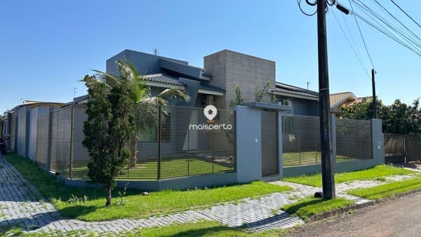 Casa de esquina no Parque dos Estados
