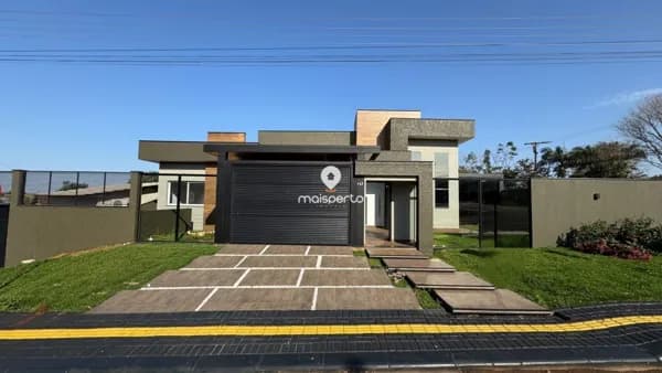Excelente Casa à Venda no Centro de Santa Terezinha de Itaipu - PR