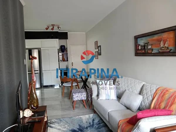Apartamento com 2 dormitórios, a 300m da Praia