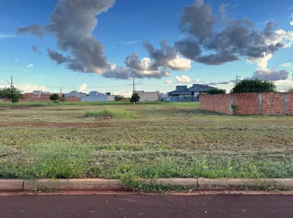 Lote/Terreno em Dourados - Terra Dourada