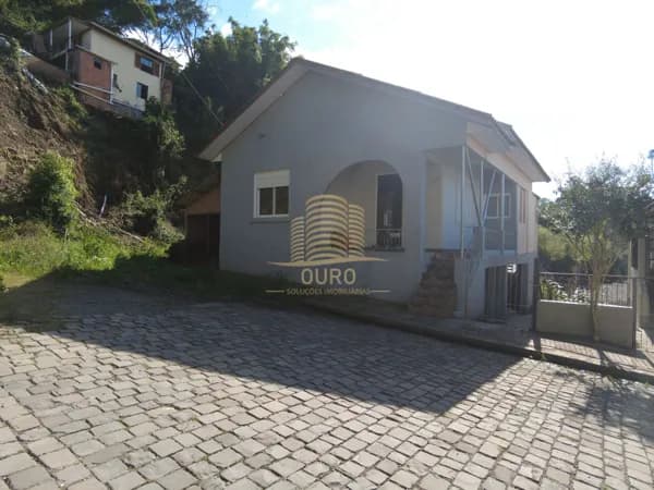 Casa 2 pisos próxima ao centro