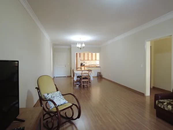 Ótimo e amplo apartamento