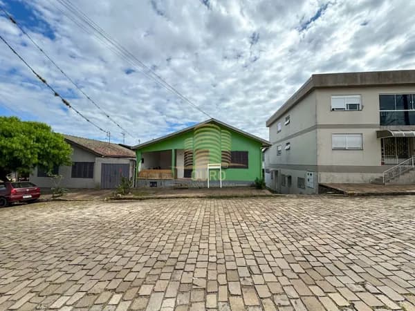 Casa com duas moradias