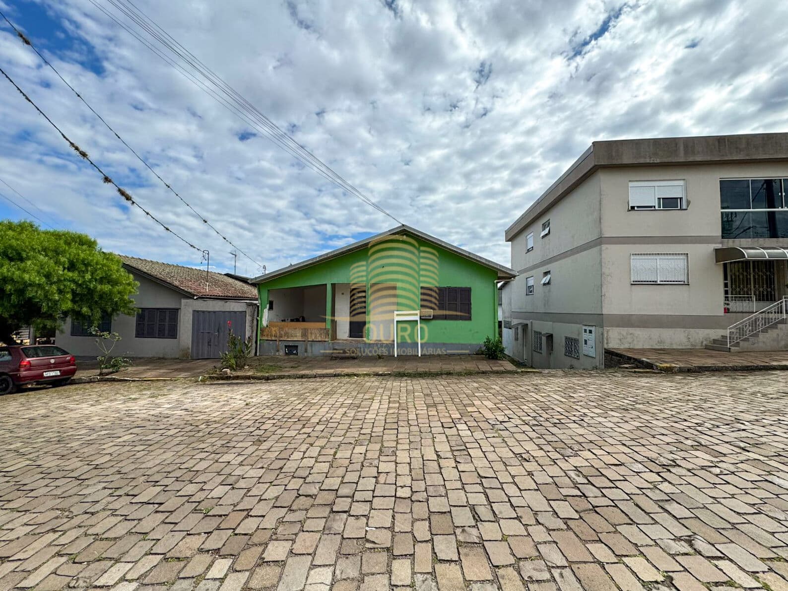 Casa com duas moradias