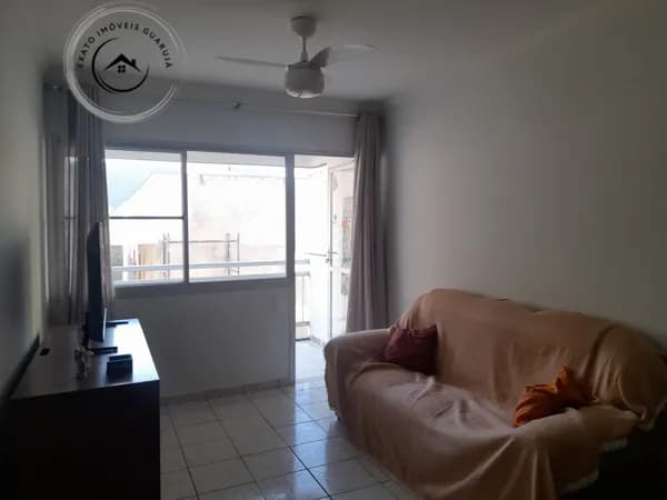 Apartamento Padrão de 03 dormitórios para locação anual na Praia da Enseada.