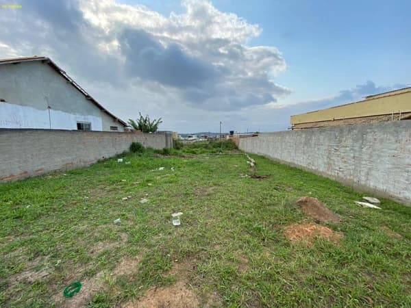 Lote/Terreno em Cabo Frio - Jardim Esperança