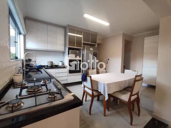 Casa à venda no Alto Ipiranga, Mogi das Cruzes/SP - 3 dormitórios