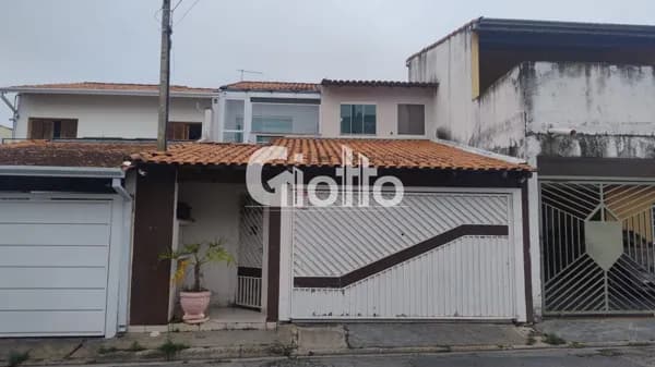 Casa à venda na Vila Suissa, Mogi das Cruzes/SP 4 dormitórios 144m²