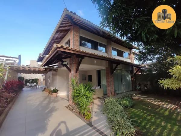 Casa Alto Padrão em Piatã, 4 suites, com 288m², reformada, dentro de condomínio com vaga