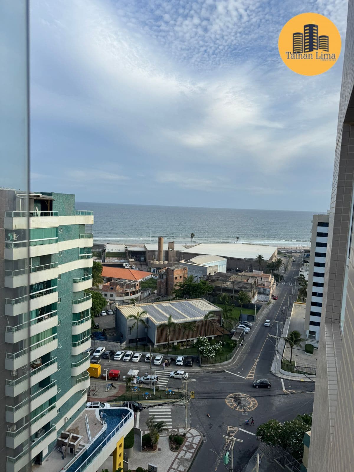 Apartamento Padrão em Armação, vista mar, com 2 dormitórios, reformado com 2 vagas.