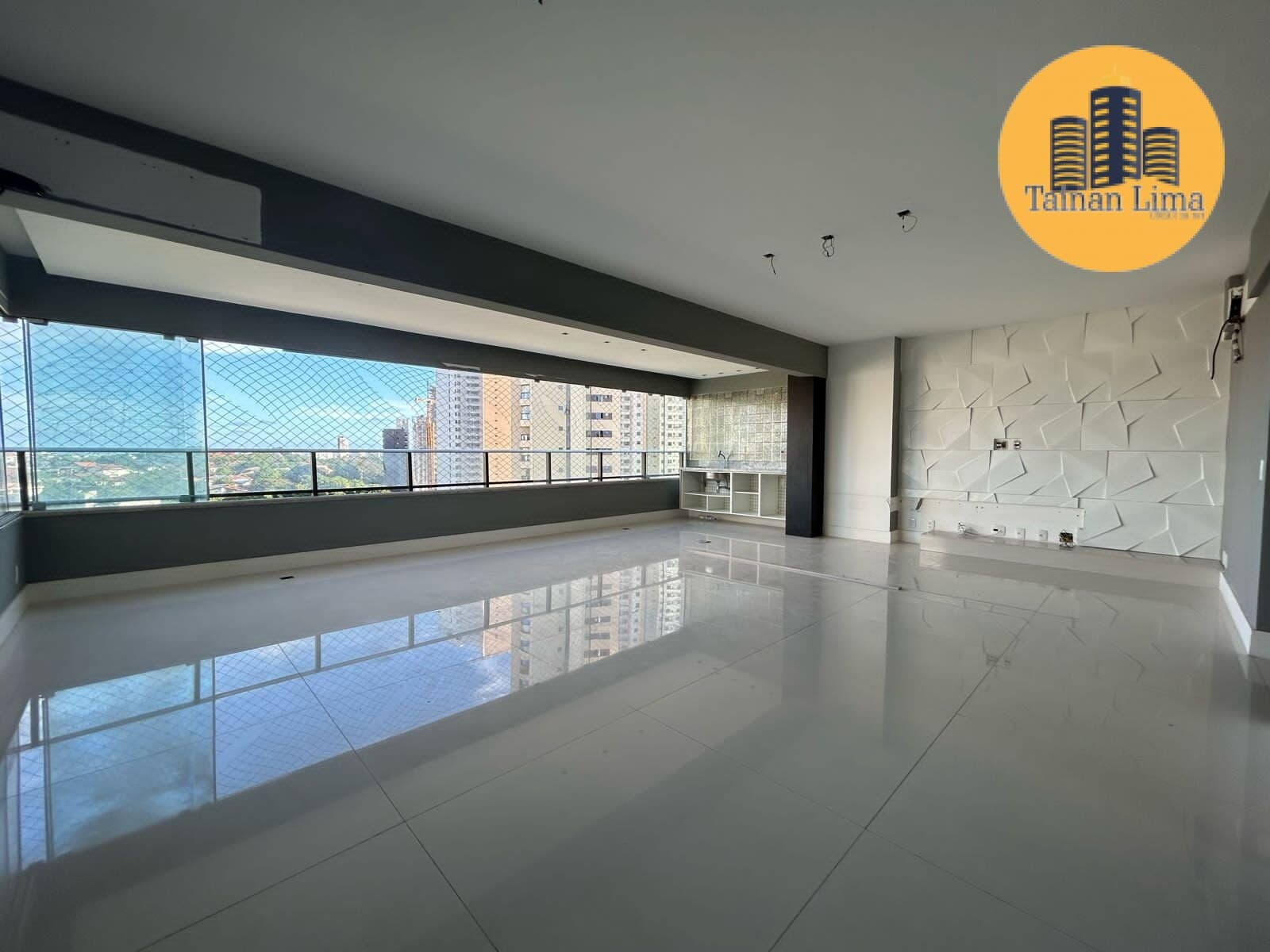 Apartamento Alto Padrão no Horto Florestal, 3 suites com 171m², nascente, ventilado, com 3 vagas.