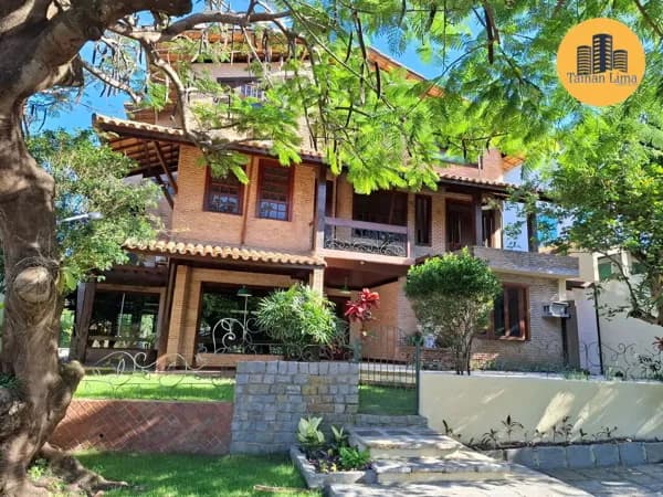 Casa na Orlando Gomes, em condomínio fechado, com 5 suítes, casa solta, com área de lazer.