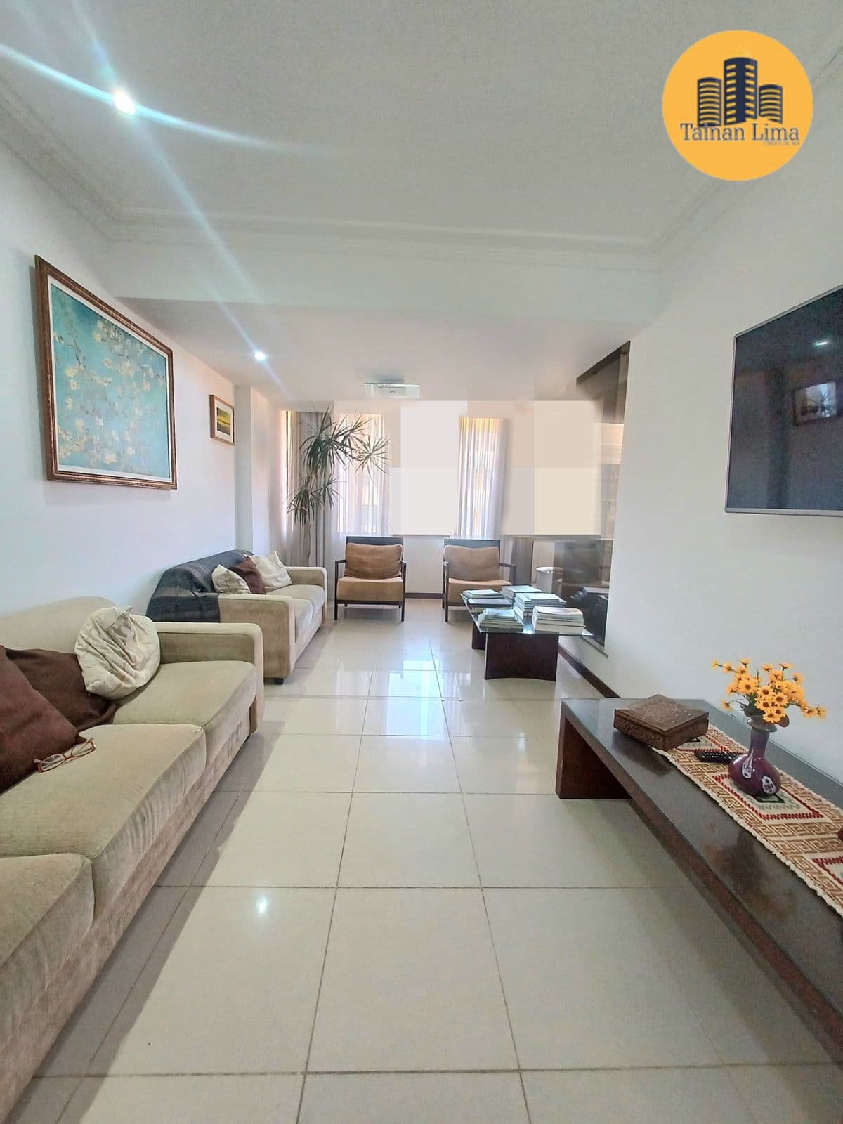 Apartamento Alto Padrão no Pituba Ville, 4/4 sendo 3 suítes, reformado, com 126m², nascente, com 2 vagas
