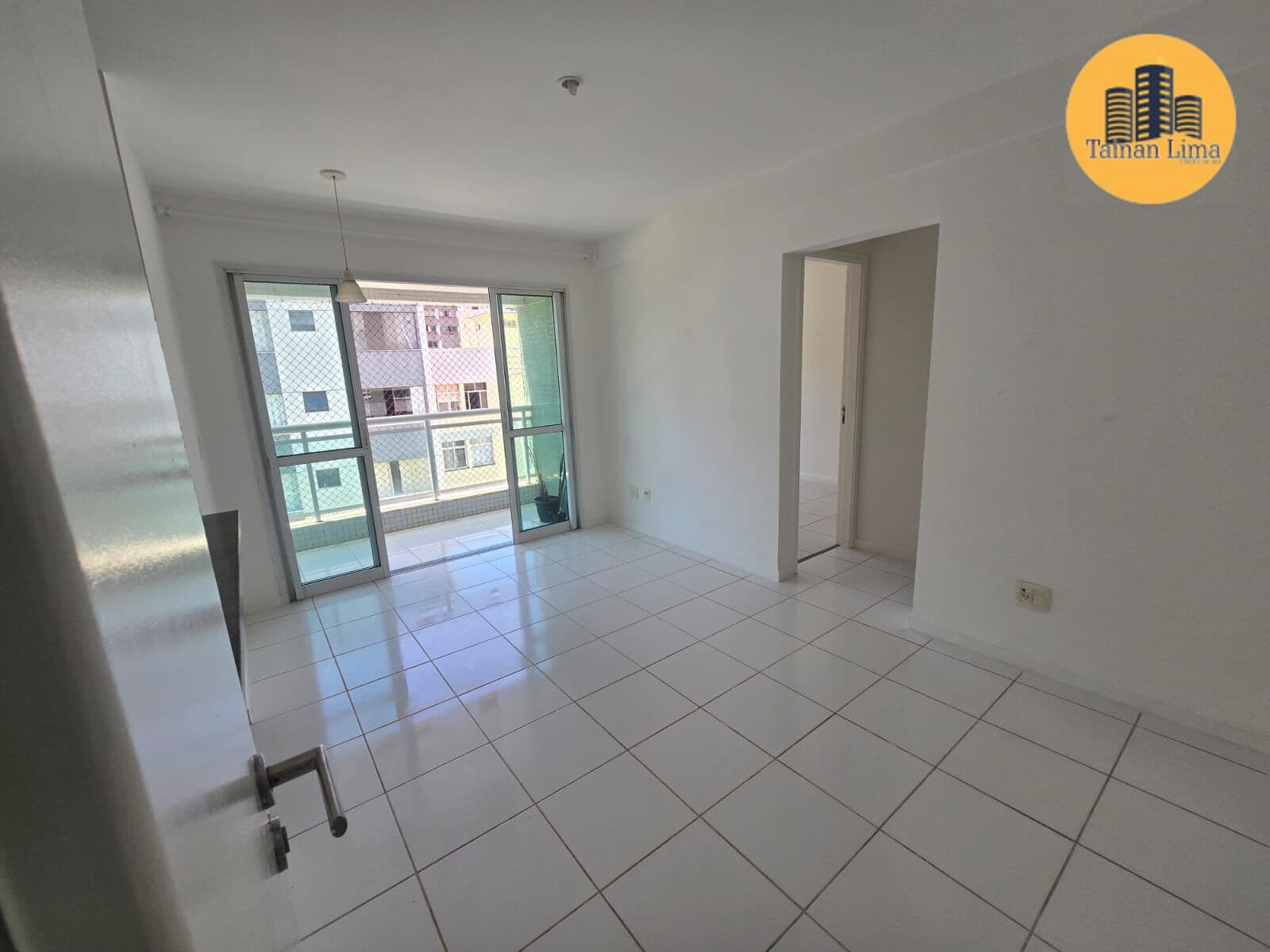 Apartamento na Barra, localização otima, com 45m², prédio com infraestrutura, 6 minutos do Farol da Barra