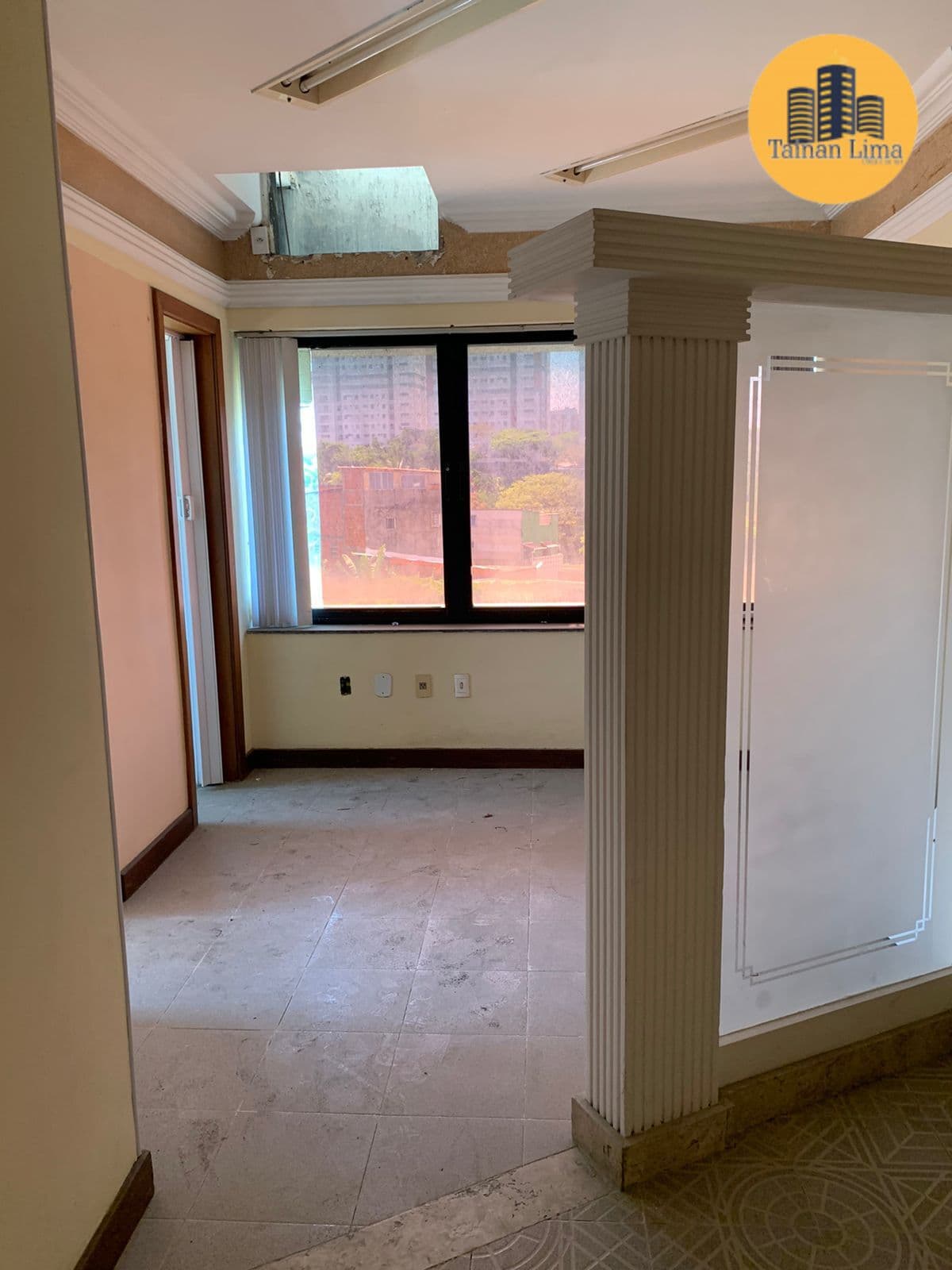 Sala comercial Localizado Av. Antônio Carlos Magalhães