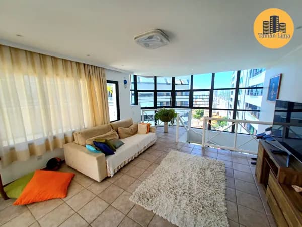 Cobertura Duplex na Pituba, com 270m², com 4/4 sendo 3 suites, reformada que aceita permuta como parte do pagamento.