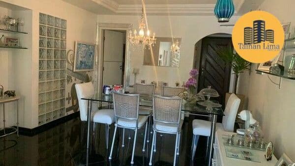 Apartamento Padrão com 3/4 em Costa Azul