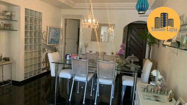 Apartamento Padrão com 3/4 em Costa Azul