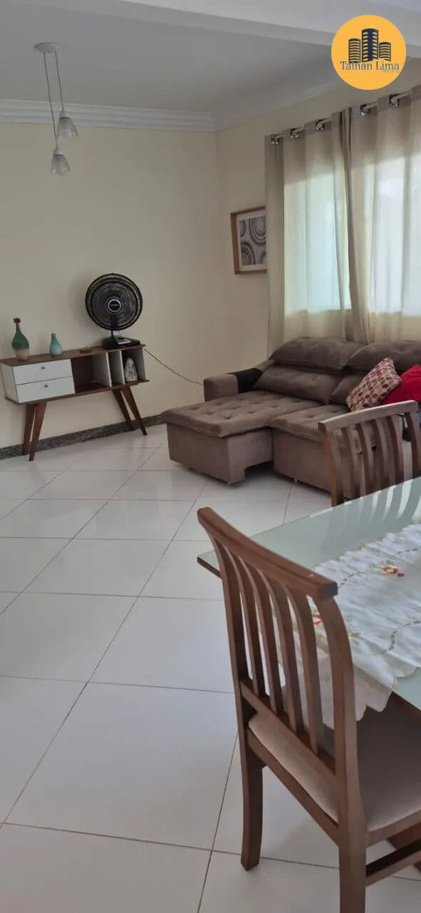 Casa em Condomínio fechado, a 600m da praia, com energia solar, 4/4 sendo 3 suites com 190m²