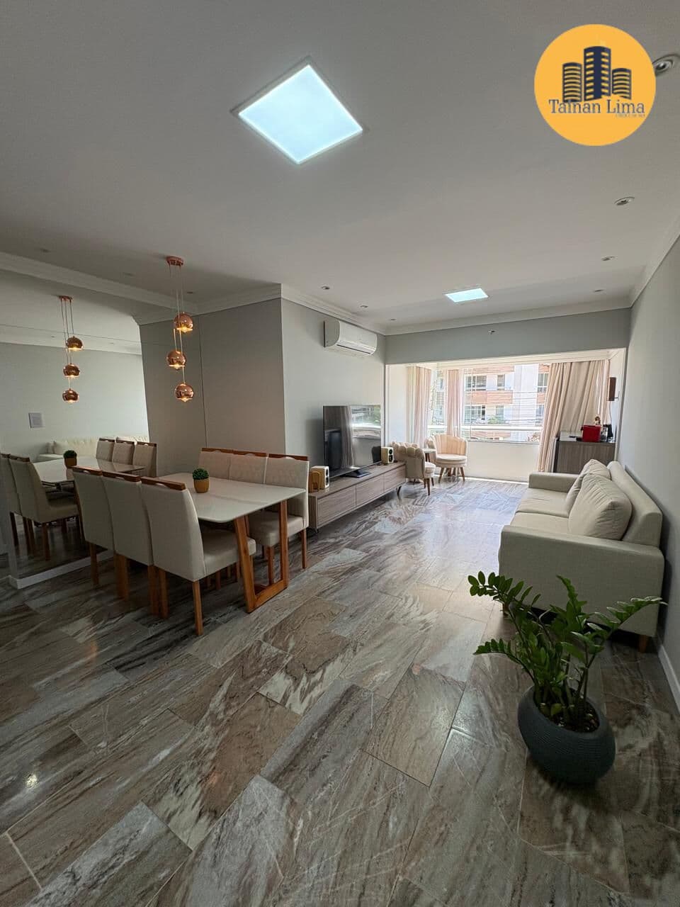 Apartamento no Rio Vermelho, bem localizado, 2/4 com dependência completa, todo reformado