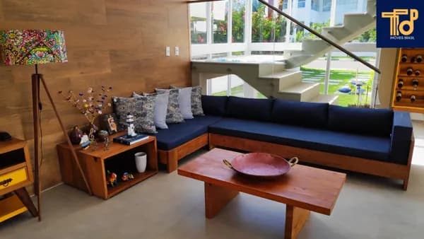 Casa Alto Padrão no Paraiso dos Lagos em Guarajuba, toda reformada com 5 suites.
